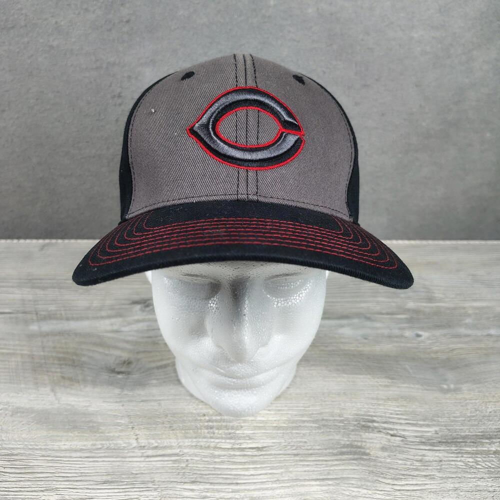 Fan Favorite Mens One Size Gray Black Cincinnati Reds Snapback Baseball Hat